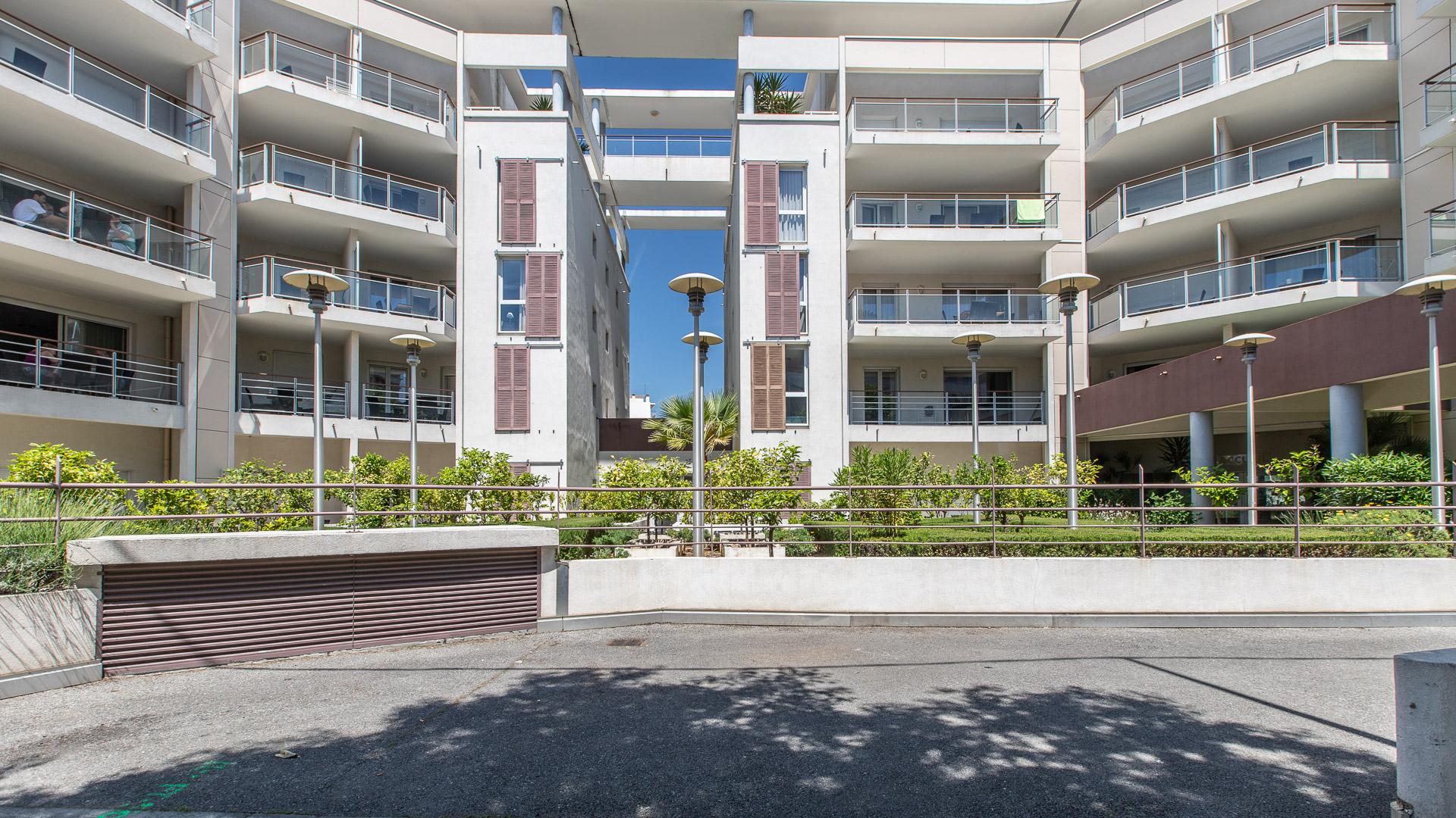 Vacanceole - Residence Le Crystal Cagnes-sur-Mer Dış mekan fotoğraf