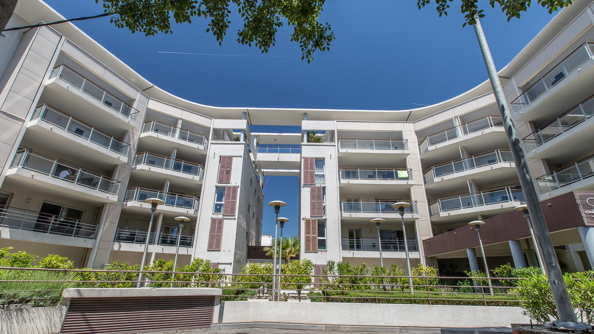 Vacanceole - Residence Le Crystal Cagnes-sur-Mer Dış mekan fotoğraf